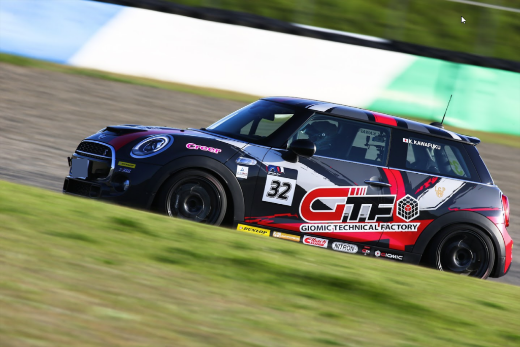 ラグジュアリーなクラブマンレース BMW&MINI Racing