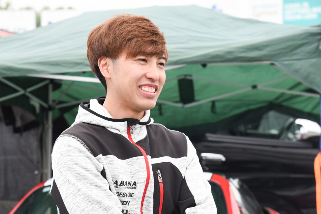 ドリフト、シミュレーターを経て公認レースへ|佐々木光が重ねた勝利の軌跡