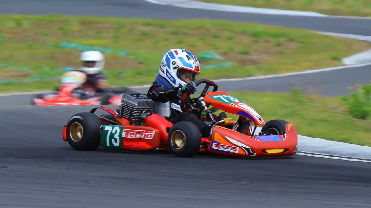 モータースポーツは誰でも始められる｜年齢・性別を超えて楽しむ“生涯スポーツ”